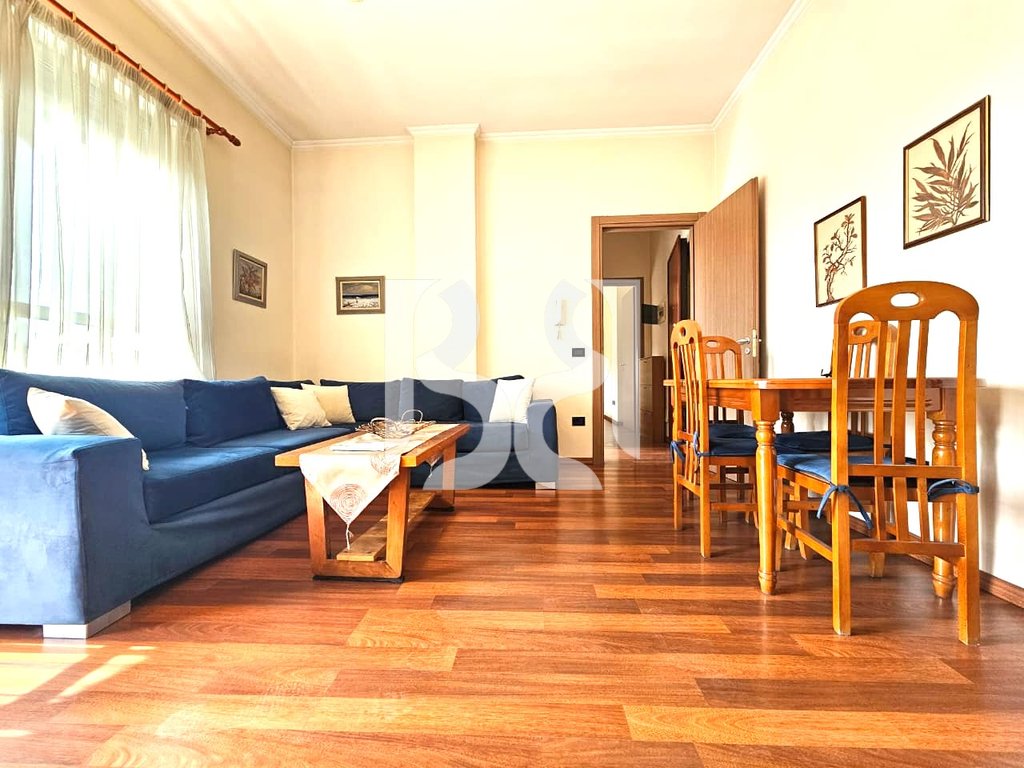 APARTAMENT 1+1 ME QIRA – PAZARI I RI 3