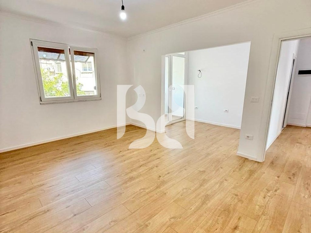 *APARTAMENT NE SHITJE 2+1 NE RRUGEN ALI DEMI PRANE TREGUT TE RI ELEKTRIK