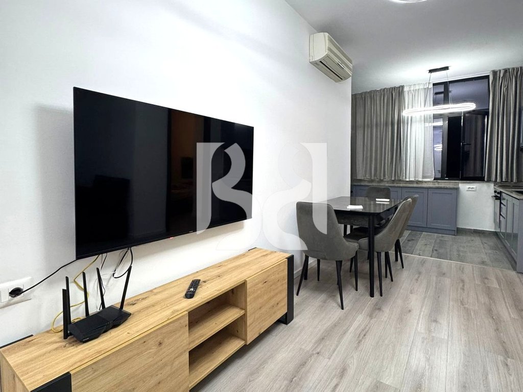 APARTAMENT 1+1 ME QIRA TEK RRUGA FORTUZI, BULEVARDI ZOGU I 2