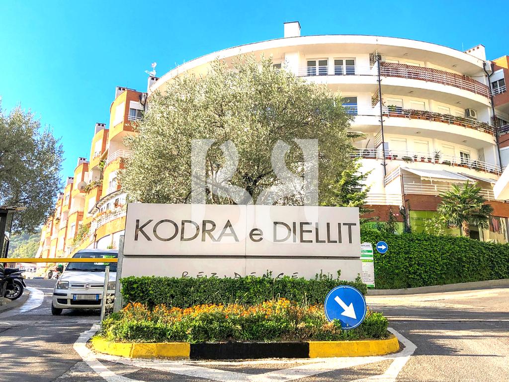 VILE LUKSOZE NE SHITJE TEK KODRA E DIELLIT RESIDENCA 1 2