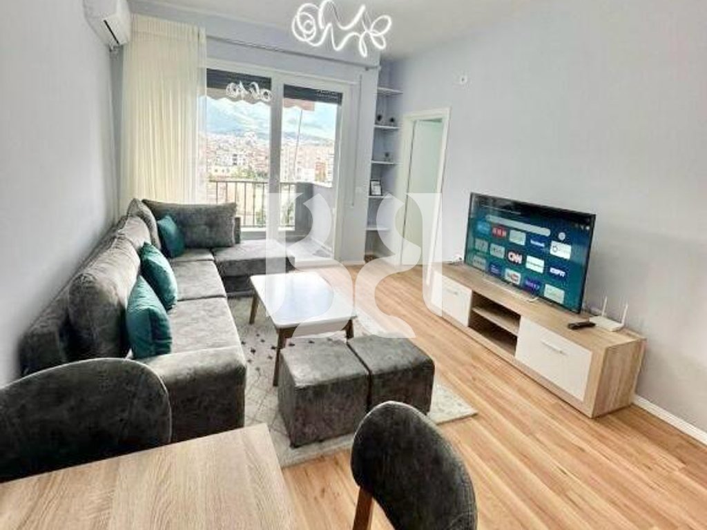 APARTAMENT 2+1 ME QERA PRANE RRUGES 5 MAJI 2