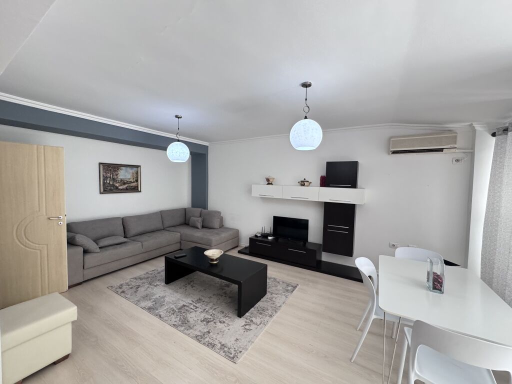 SHITET APARTAMENT 2+1+2 DEPO PRANE KINEMA AGIMIT ISH BLLOKU! 4
