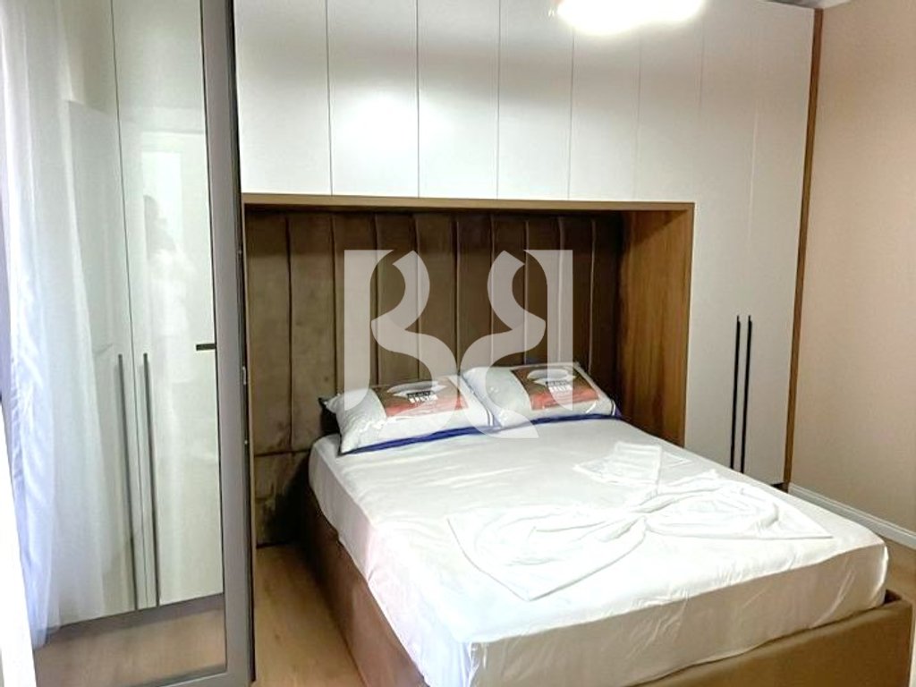 APARTAMENT 1+1+BALLKON+POST PARKIMI ME QIRA TEK RRUGA E KOSOVAREVE 4