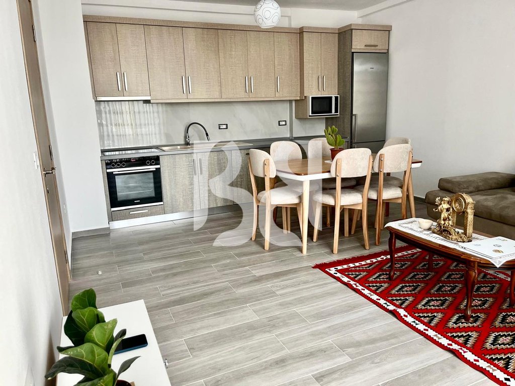 APARTAMENT 3+1+2+BALLKON, ME QIRA, RR. 5 MAJ* 2