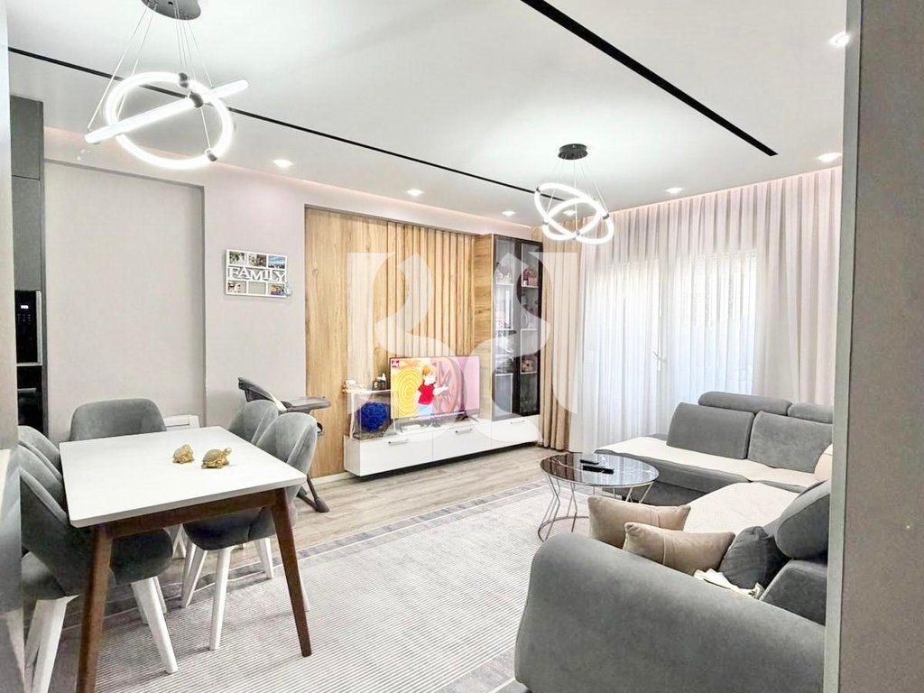 APARTAMENT PREMIUM 2+1+2+PARKING ME QERA TEK ISH PARKU