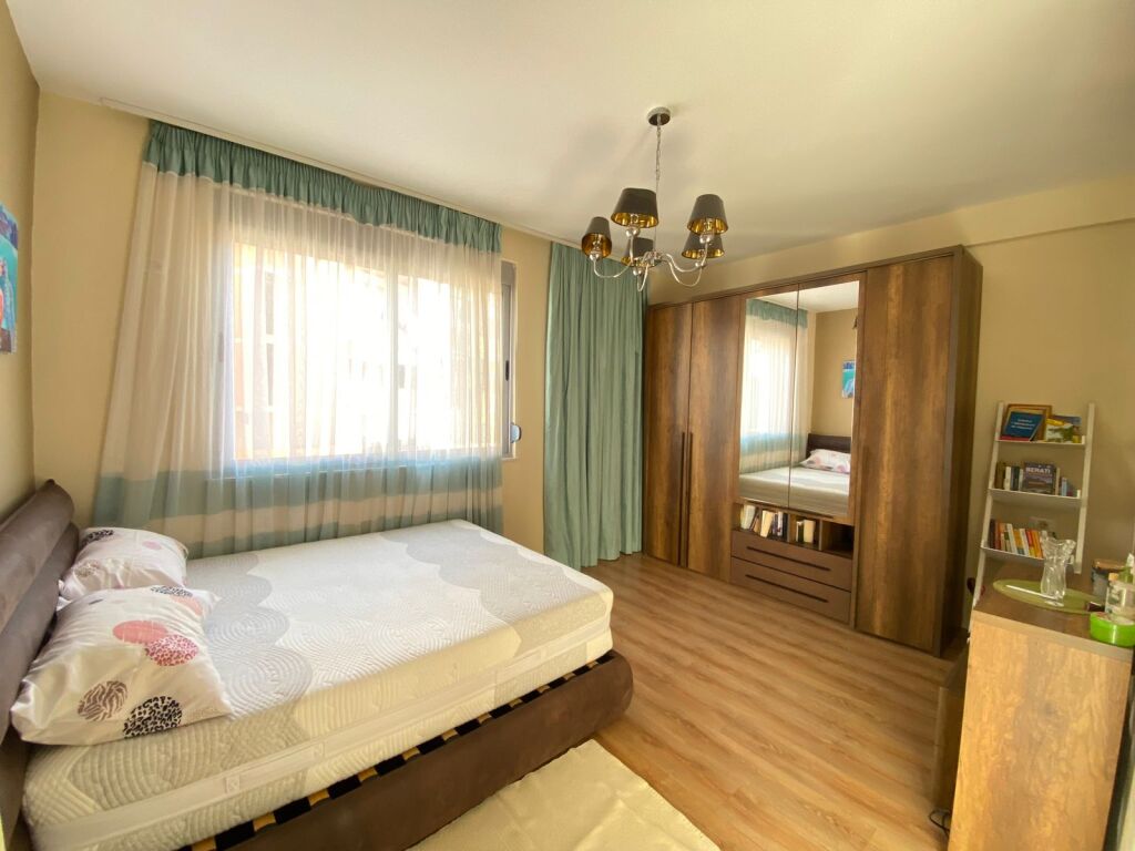 Jepet me Qira Apartament 2+1+2 te Liqeni i Thate 3
