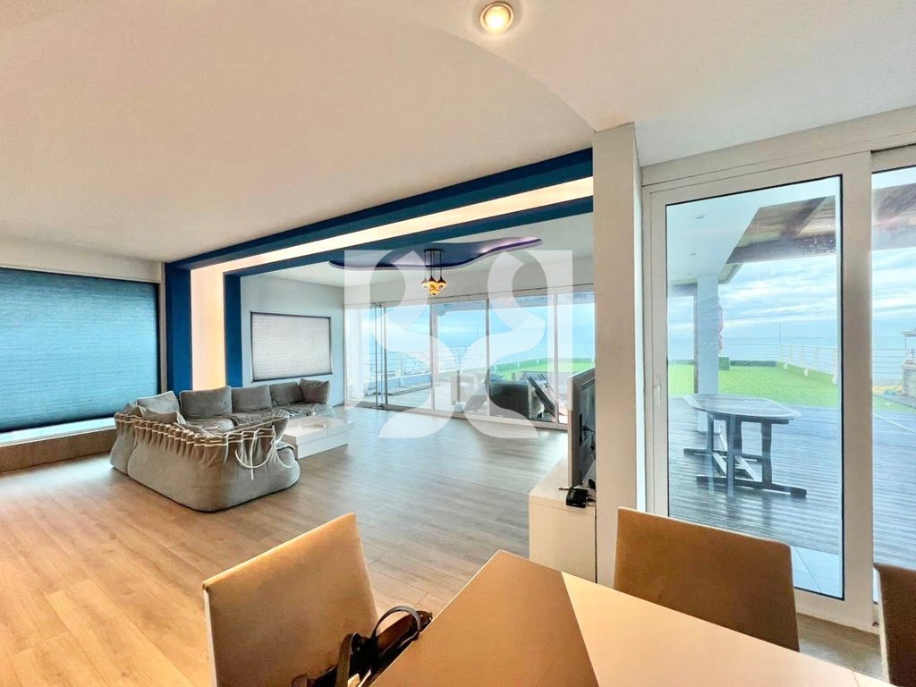 SHITET PENTHOUSE UNIK 3+1+2 ME VERANDË SHKËMBI I KAVAJËS 3