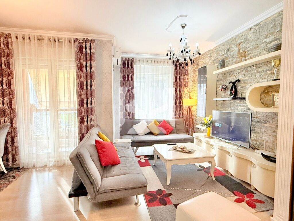 APARTAMENT NE SHITJE NE KOMPLEKSIN KONTAKT 2+1 NE ZONEN 21. 2