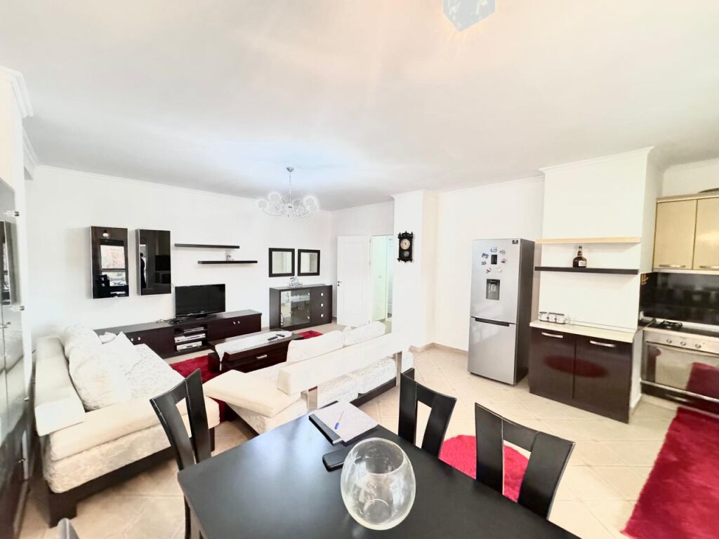 SHITET APARTAMENT 1+1 TE RRUGA E BARRIKADAVE PRANE SHKOLLES LIDHJA E PRIZRENIT 2