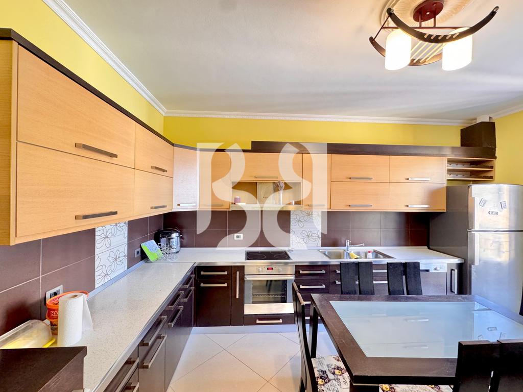 *APARTAMENT ME QIRA NE ASTIR 3+1+2 ME GARAZHD PRANE PARK HOTEL 4