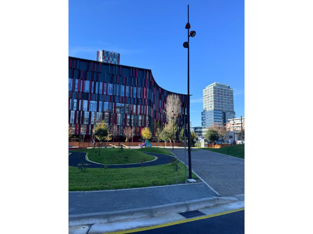 JAPIM ME QIRA APARTAMENT 3+1+3 TE AMBASADOR 3 /TE AIR ALBANIA 3