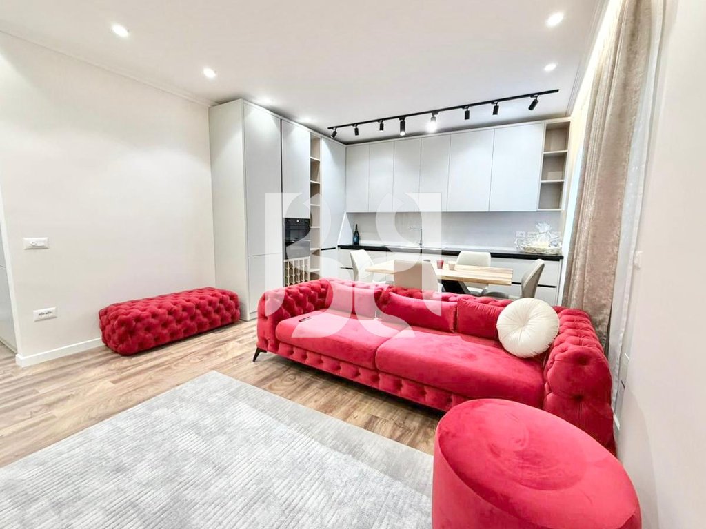 APARTAMENT TE PAZARI RI ME QERA 1+1 2