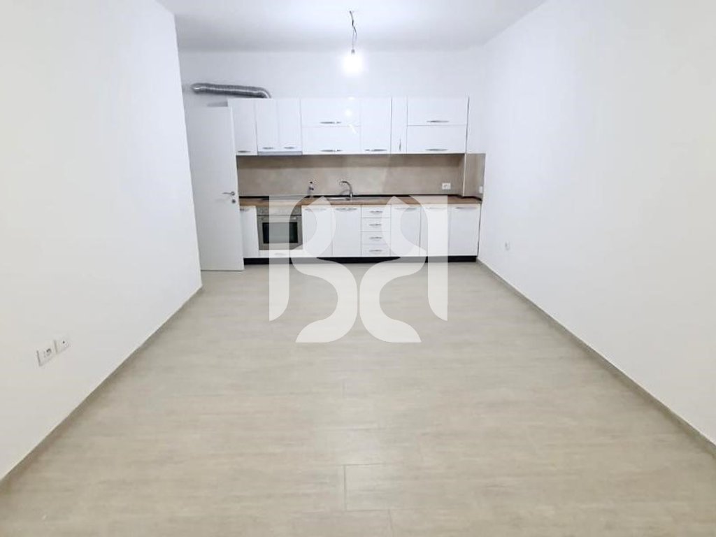 JEPET APARTAMENT 2+1+2 ME QIRA NE SHKOZE.*