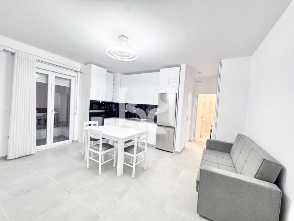 APARTAMENT ME QIRA PRANE XHAMIS NE SELITE 1+1