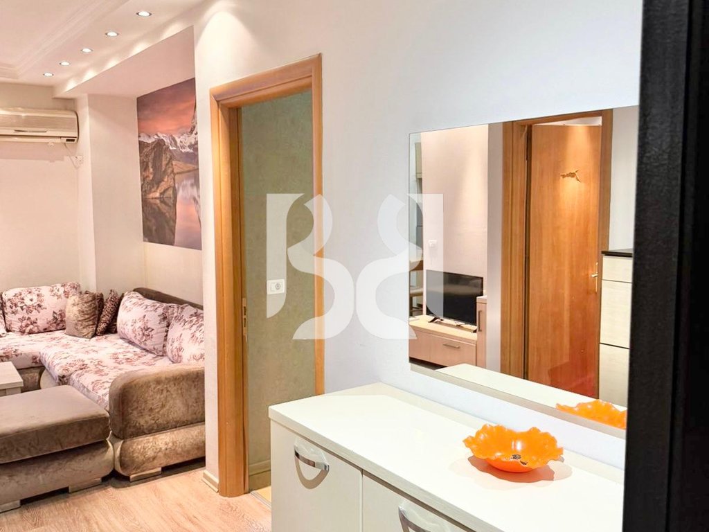 APARTAMENT ME QERA 2+1 PRANE ISH STACIONIT TE TRENIT 3