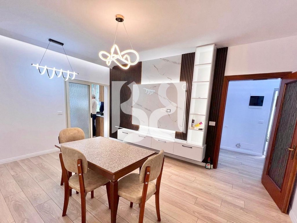 APARTAMENT 1+1 ME QIRA, ZOGU I ZI