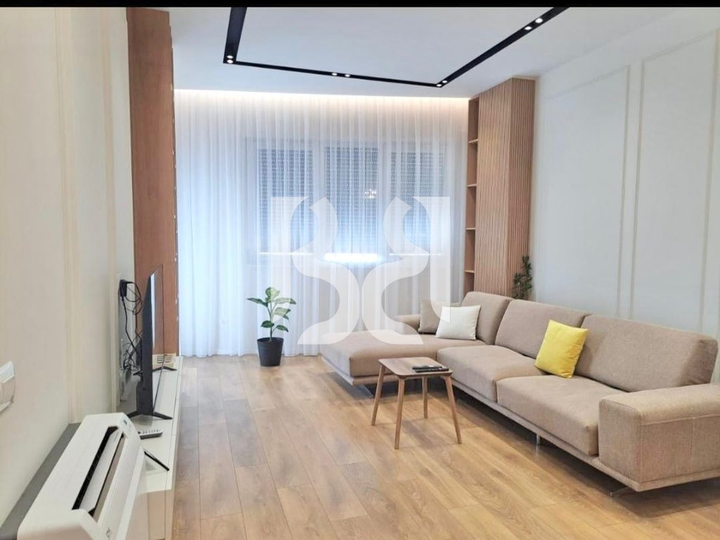 *APARTAMENT ME QIRA 1+1+POST PARKIMI KINOSTUDIO 2