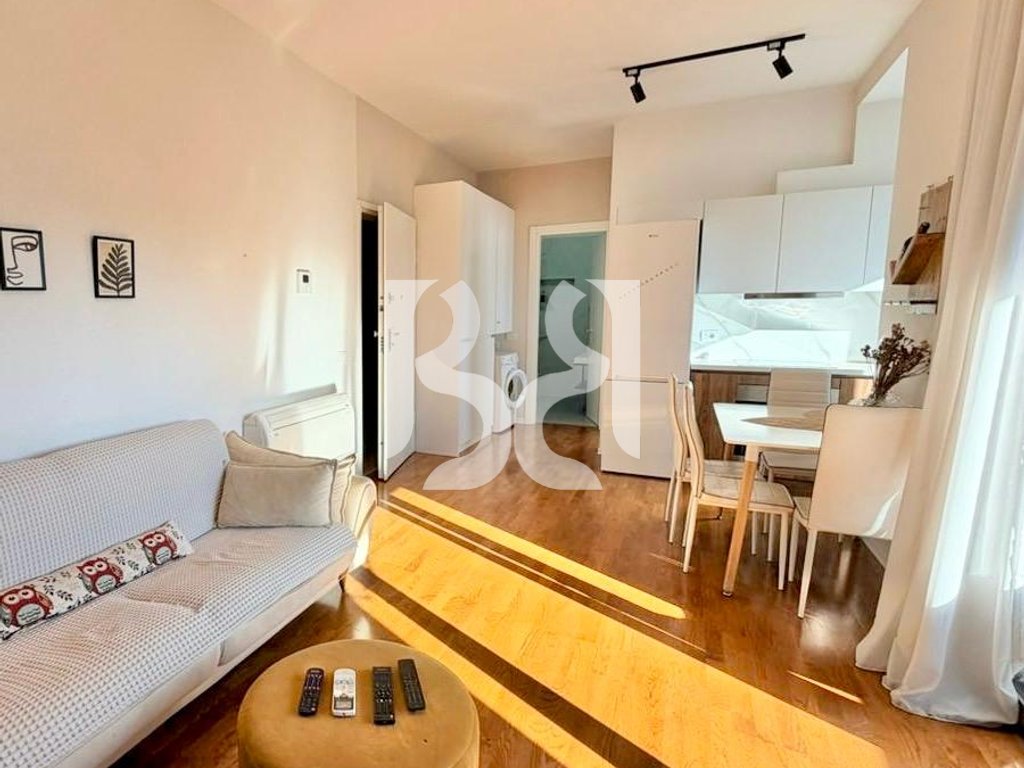 JEPET ME QIRA APARTAMENT 1+1 – GREEN TERRACE, RRUGA BARRIKADAVE, TIRANË