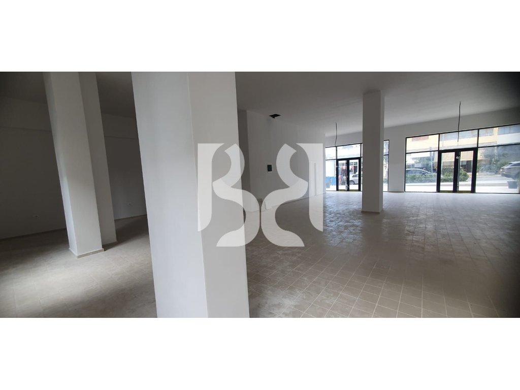 JEPET AMBIENT KOMERCIAL ME QIRA 250.000 LEKE NE SHKOZE.* 4