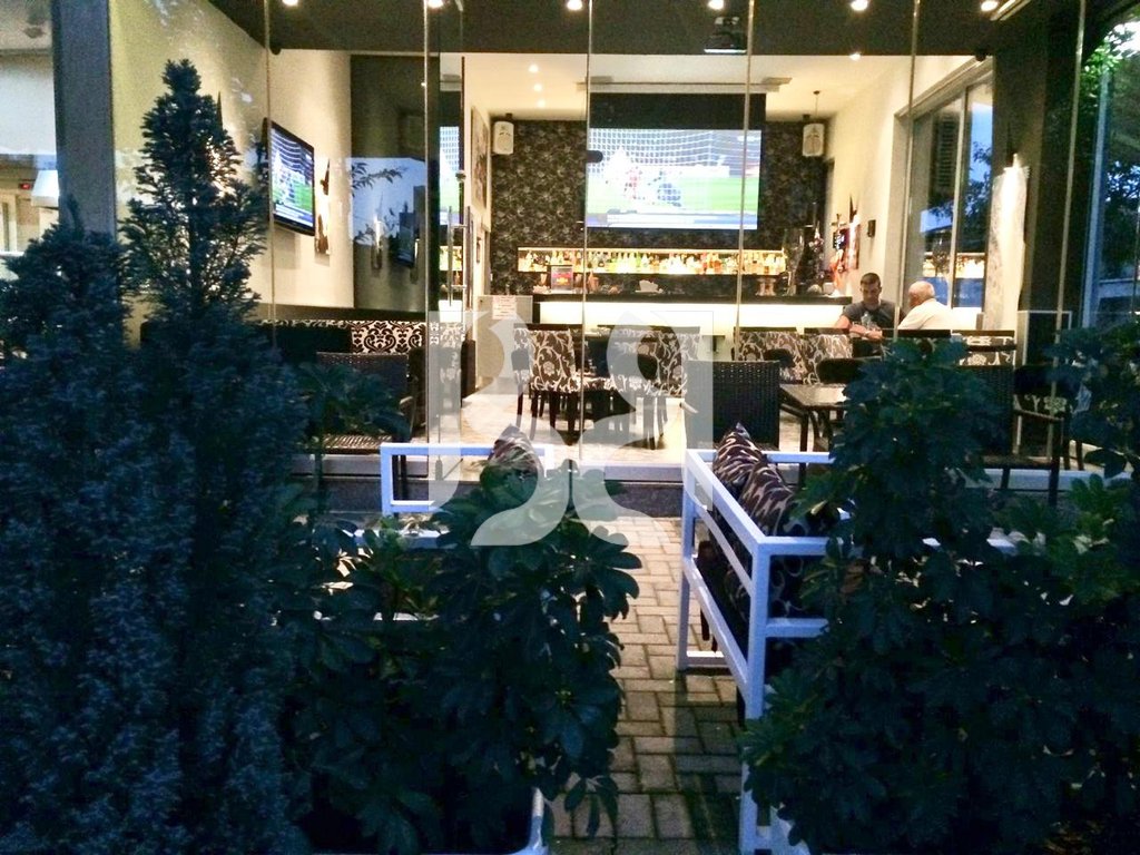 SHITET SUPER AMBIENT BIZNESI NË KËND FASADË XHAMI DY ANËT + GARAZH PRIVAT 20m² KINOSTUDIO* 3