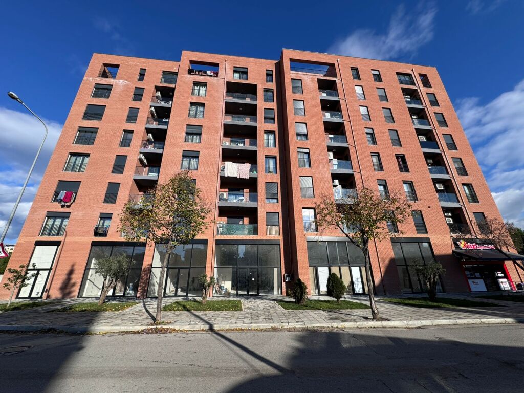 SHITET APARTAMENT 2+1 NE KINOSTUDIO/PALLAT I RI