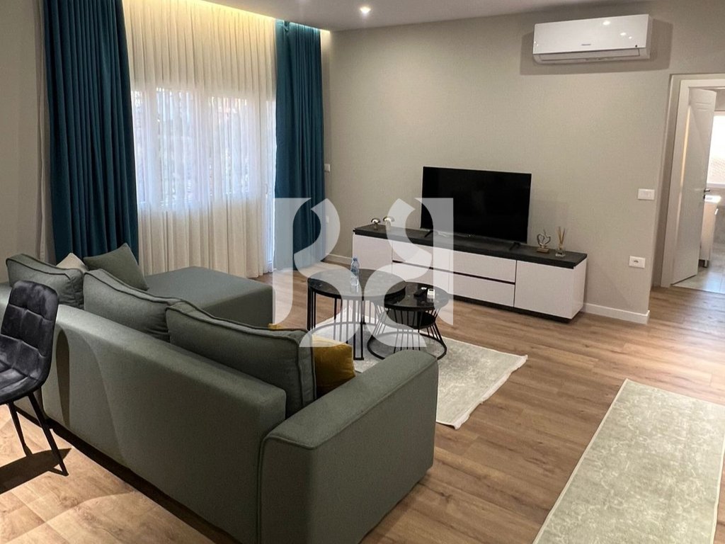 APARTAMENT ME QIRA 1+1 NE FARKE /LAKE LAND – Mobilim Modern dhe Vendndodhje Strategjike*