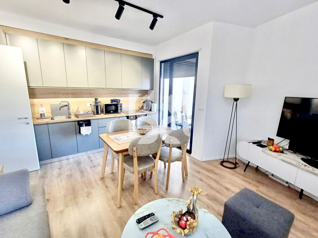 SHITET APARTAMENT 2+1+2 NE ALI DEM 2