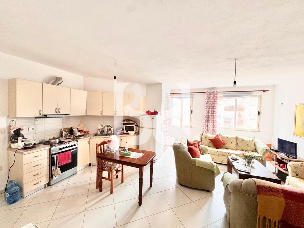 *APARTAMENT 2+1+2TUALETE+BALLKON NE SHITJE NE FRESK 3