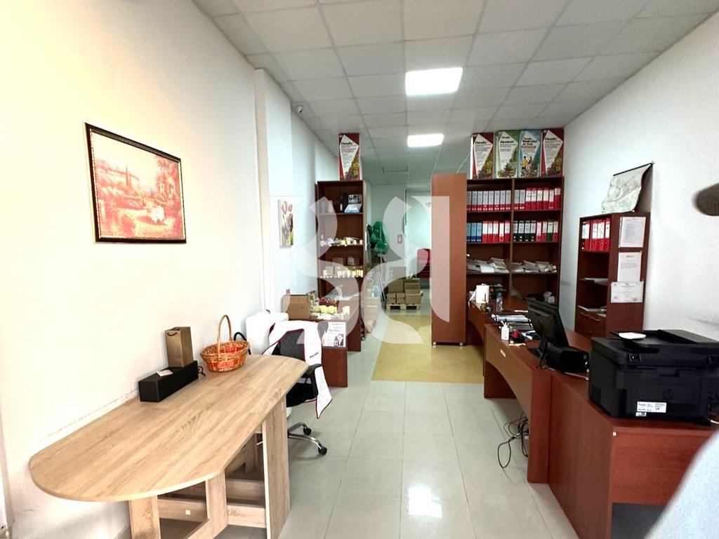 AMBIENT BIZNESI NE SHITJE TEK TIRANA UPTOWN 122000 Euro*