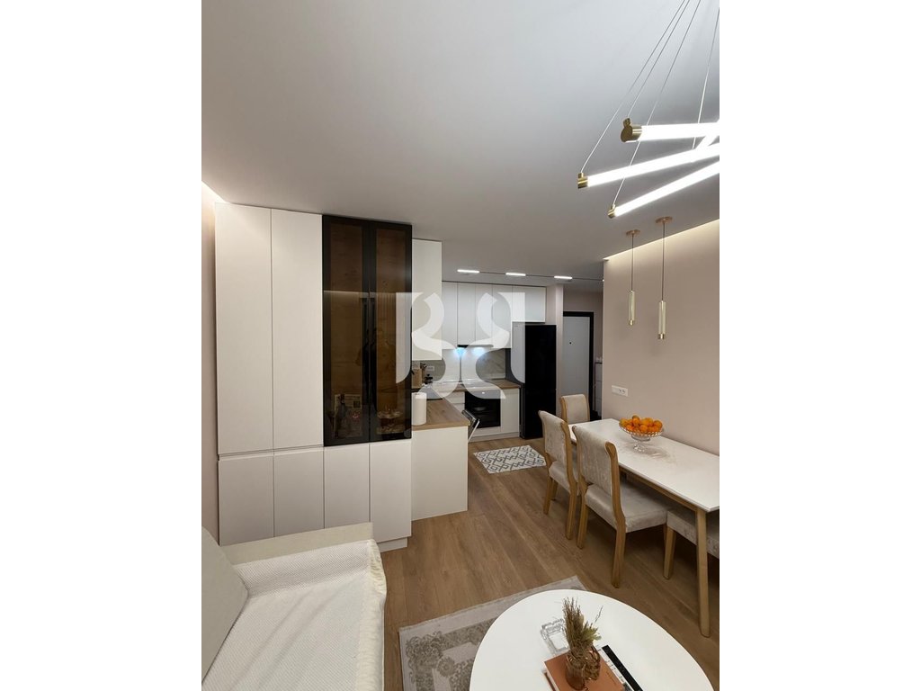 Shitet Apartament tek rezidenca Tom Doshi.** 2