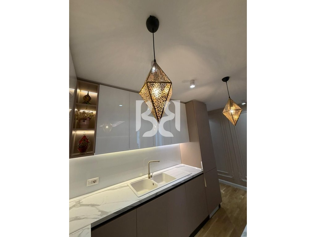 APARTAMENT PREMIUM 3+1+2 PRANË AIR ALBANIA – INVESTIM I SIGURT & LOKACION ELITAR 2