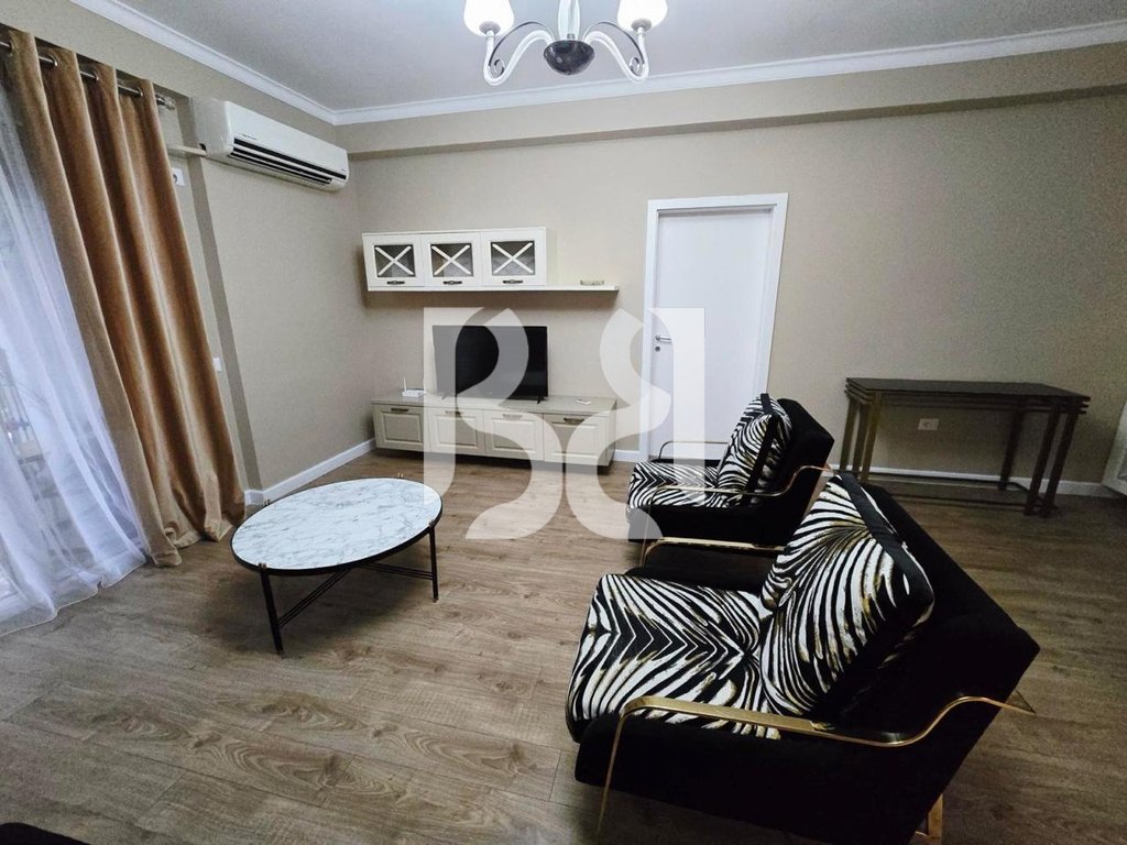 Jepet me qira apartament 3+1+2 me depo, pranë Liqenit Artificial. 2