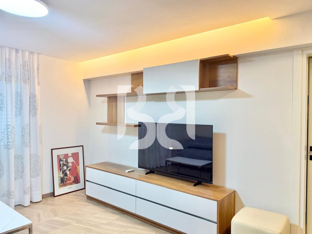 APARTAMENT ME QERA 1+1 TEK PETRO NINI LUARASI 2