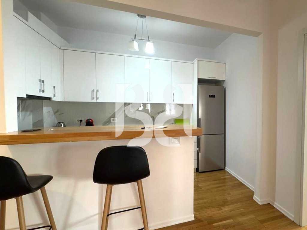 APARTAMENT 2+1+2 ME QIRA TEK RRUGA BARRIKADAVE 2