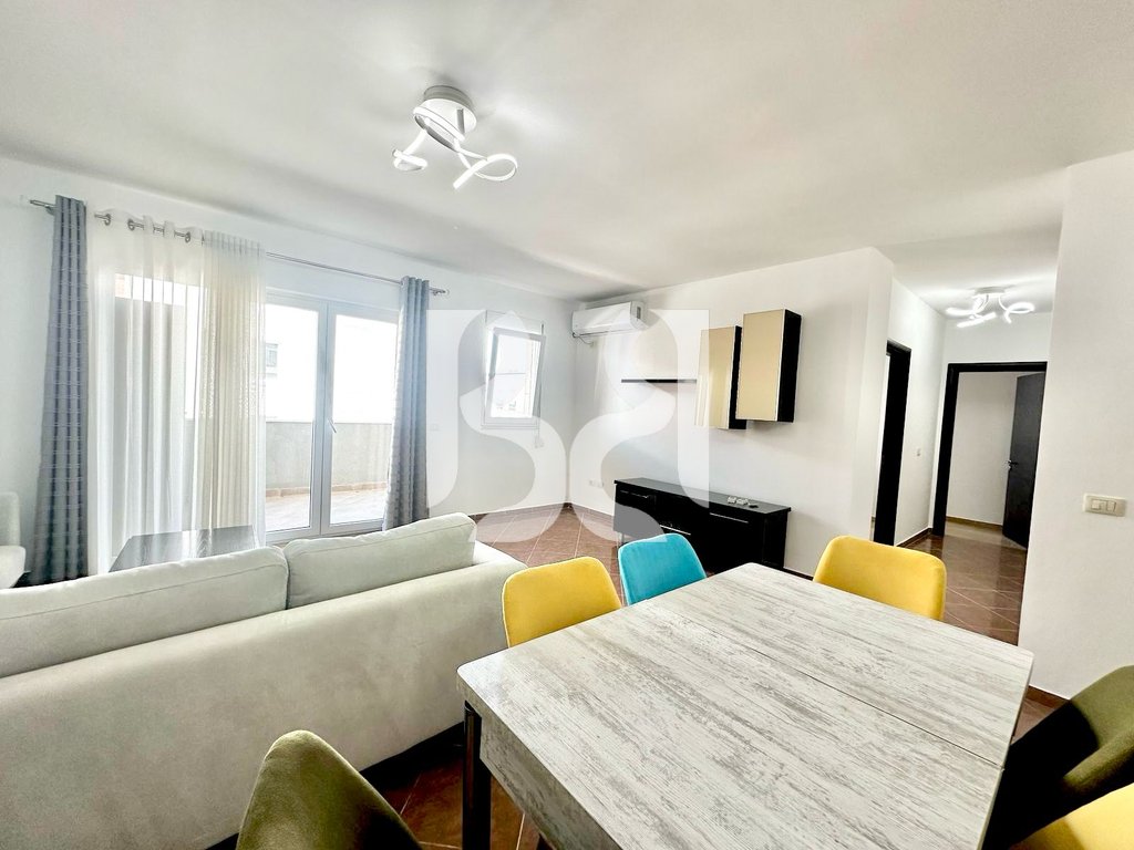 APARTAMENT 2+1 NE SHITJE NE XHAMLLIK TE KOMPLEKSI KOLOMBO / OXHAKU 2