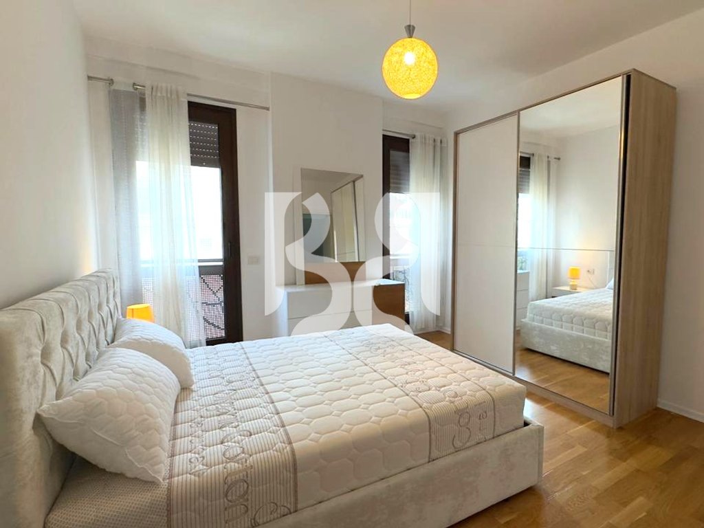 APARTAMENT 2+1+2 ME QIRA TEK RRUGA BARRIKADAVE 4