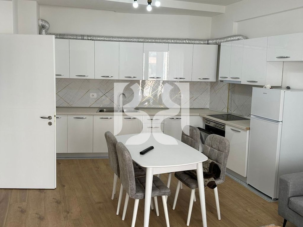 APARTAMENT 2+1+BALLKON ME QIRA* 2