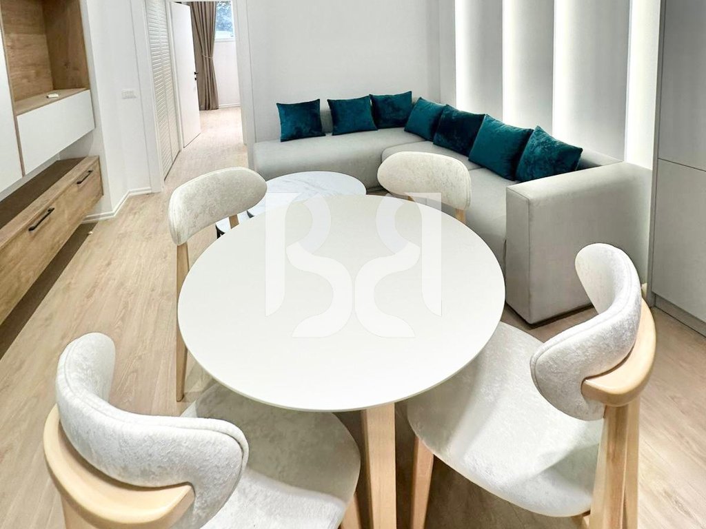 APARTAMENT ME QIRA 1+1 TEK BULEVARDI ZOGU I, QENDER 2