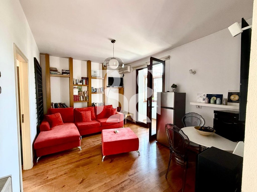 APARTAMENT 2+1 ME QIRA, BULEVARDI ZOGU I – QENDER TIRANE 2