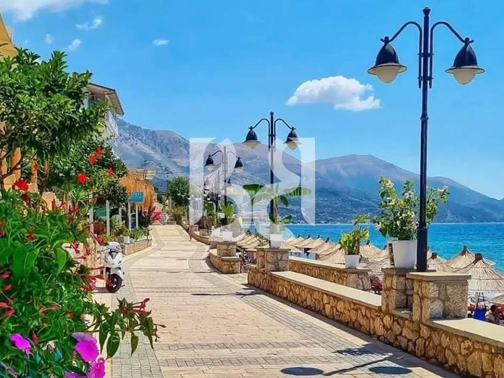 ? VILË 3-KATËSHE NË SHITJE QEPARO FUSHË BUZË DETIT ME PAMJE NGA DETI*