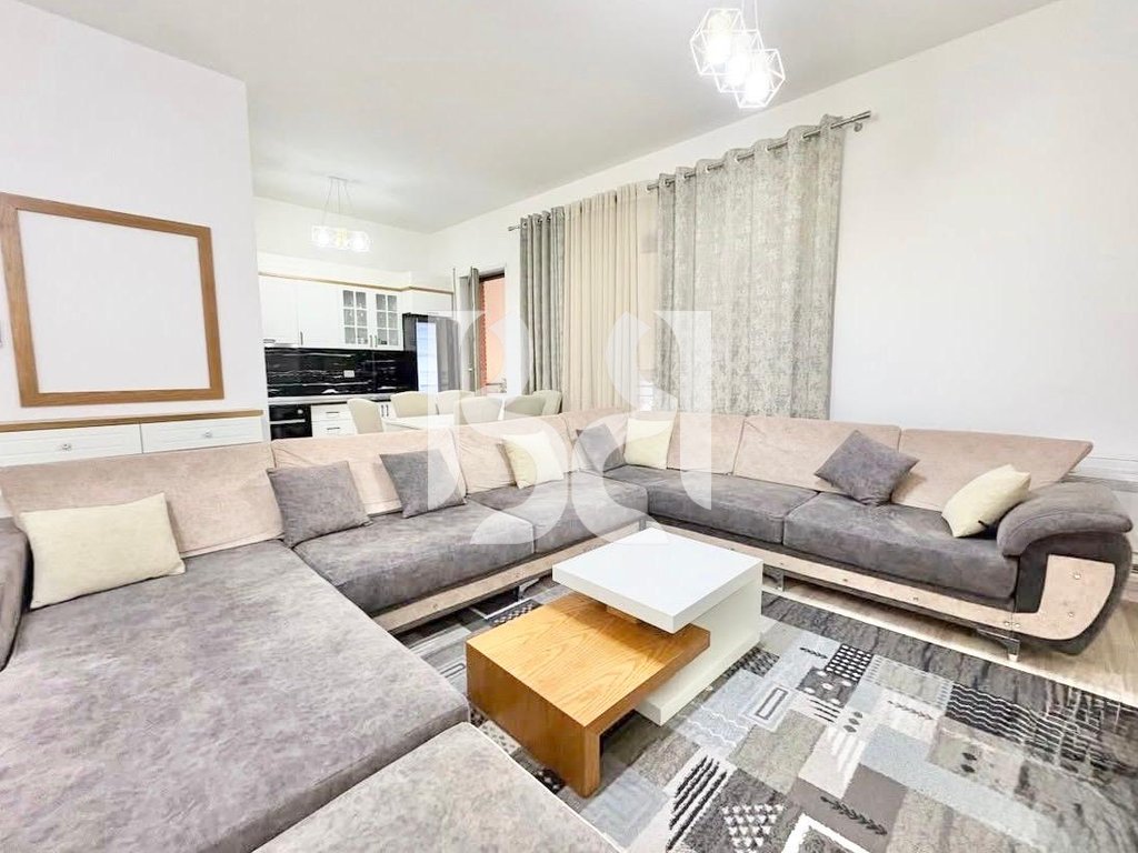APARTAMENT 2+1+2 ME QERA TE KOMPLEKSI DELIJORGJI