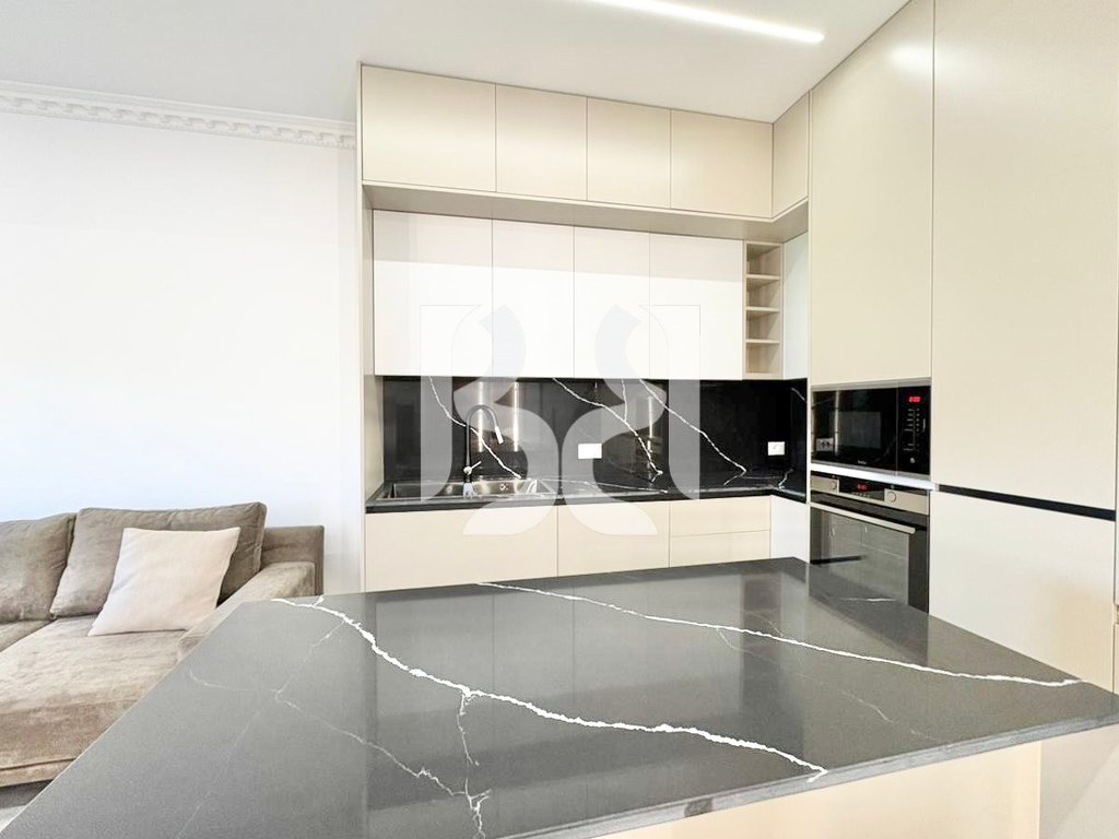 APARTAMENT ME QERA 2+1+2+PARKIM TE LIQENI I THATE 4