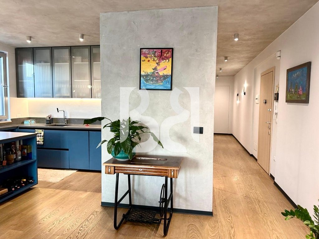 *APARTAMENT 3+1+2 ME QIRA, Stadiumi Dinamo 4