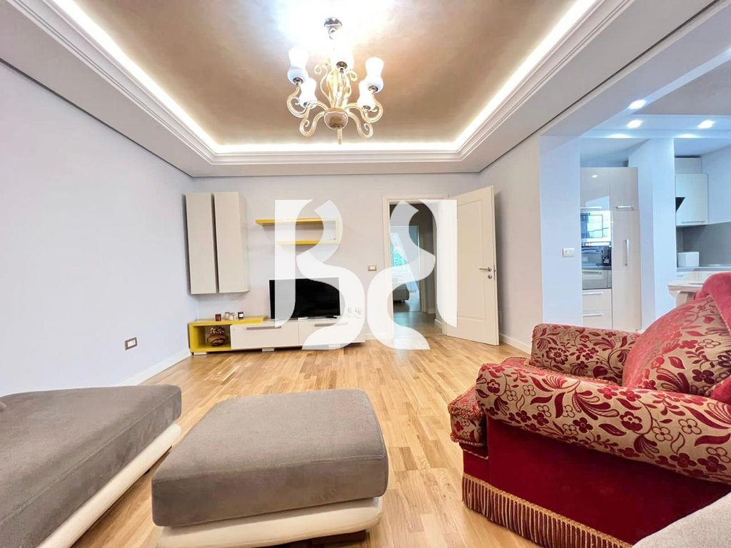 JEPET ME QIRA APARTAMENT 2+1 NE QENDER TE TIRANES* 2