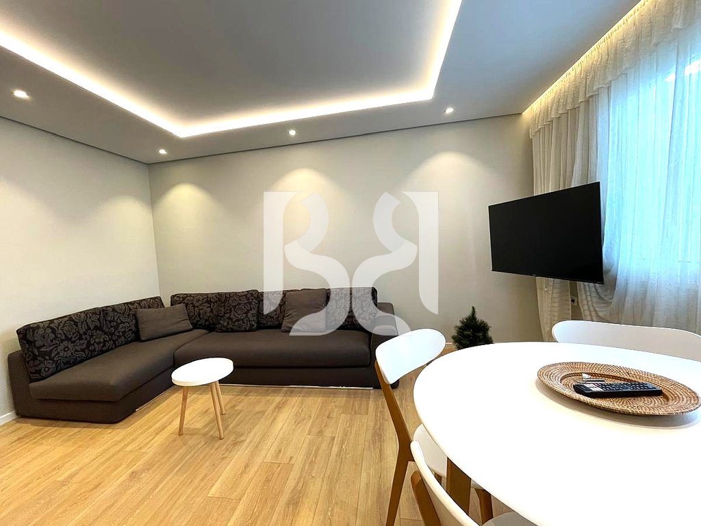 APARTAMENT ME QERA 1+1 NE VASIL SHANTO 2