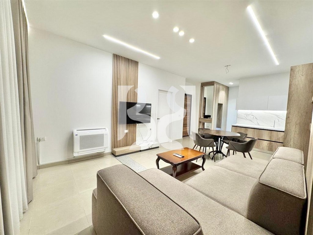 *APARTAMENT ME QIRA 1+1 PRANE STACIONIT TE TRENIT