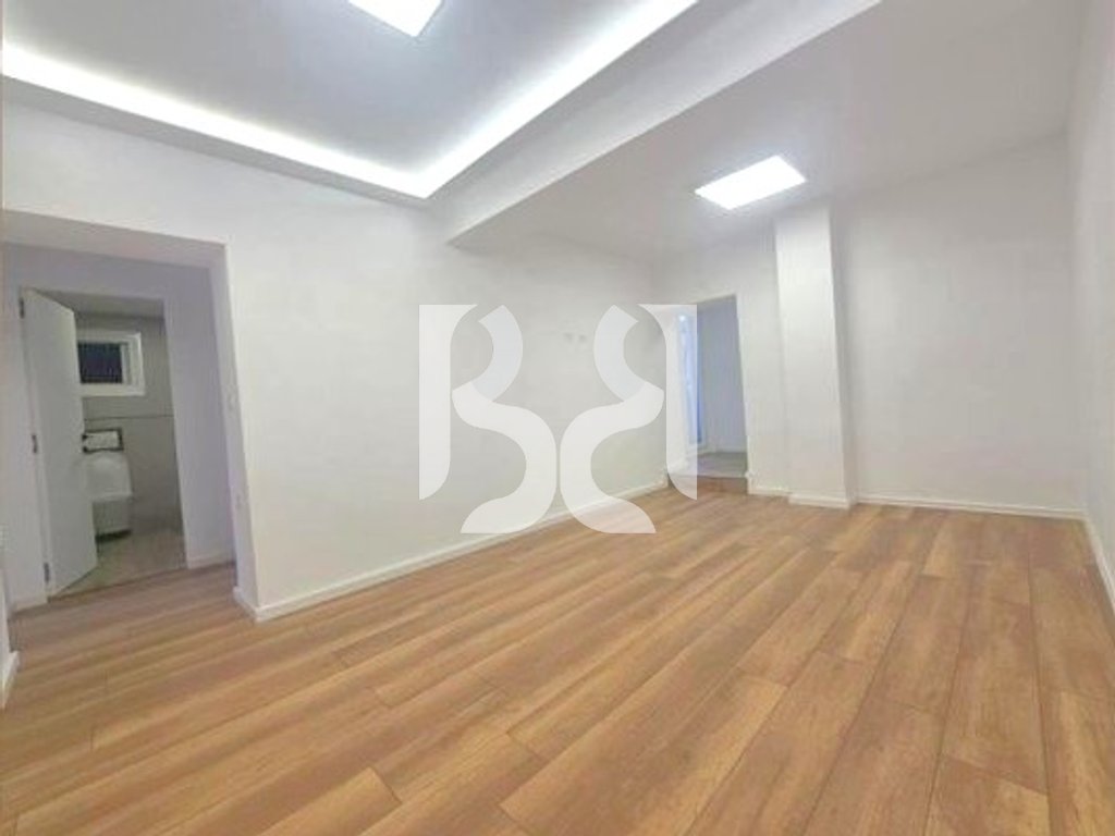 AMBIENT BIZNESI 2+1 ME QIRA PERBALL MARTENITETIT, BRRYL 4