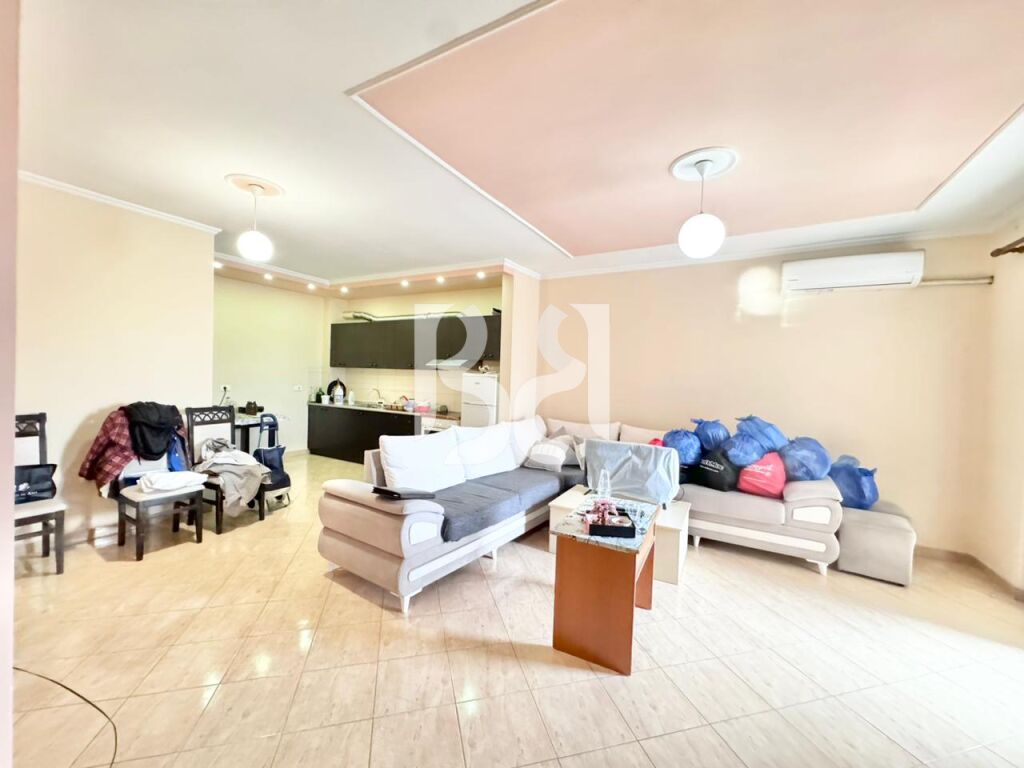 JAPIM APARTAMENT ME QIRA 2+1+2 +2 BALLKONE ASTIR/PRANE EL SAHARASE 2