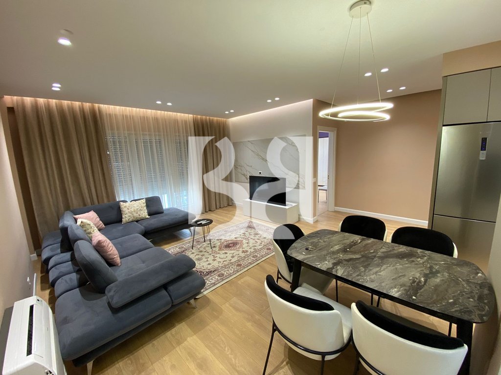 JEPET APARTAMENT 2+1+2 ME QIRA NE RRUGEN E DIBRES* 4