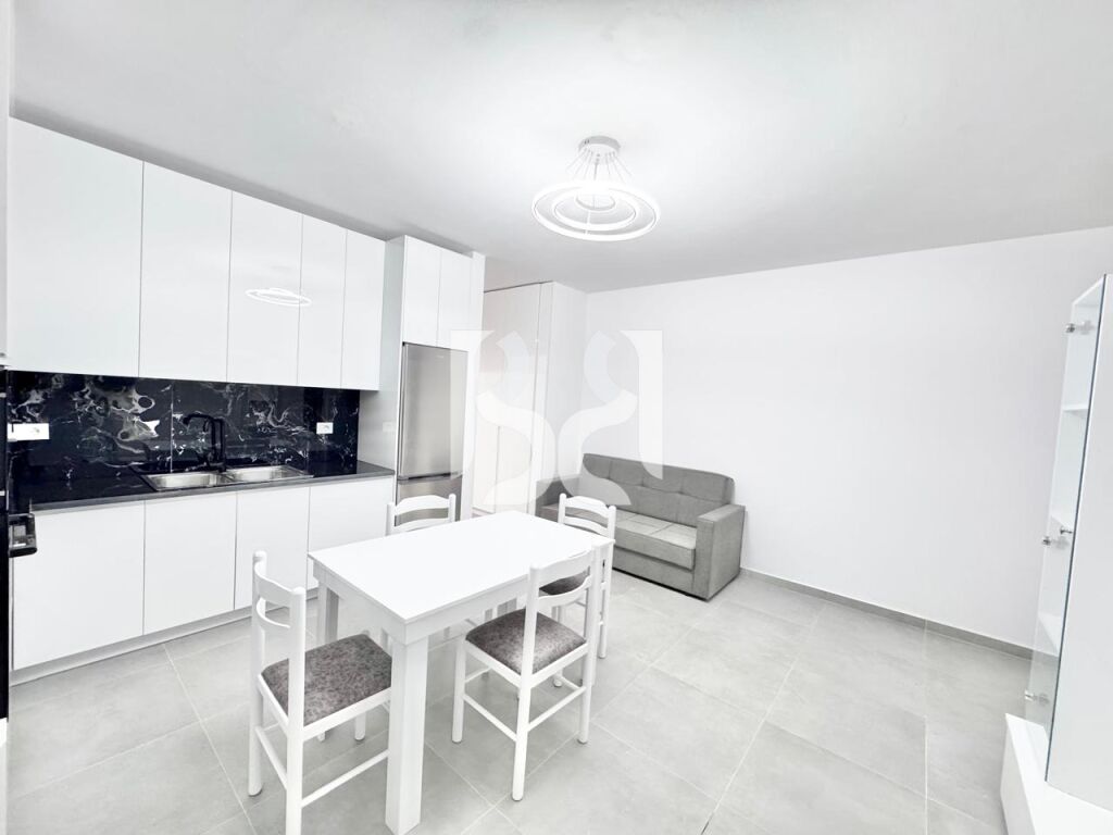 APARTAMENT ME QIRA PRANE XHAMIS NE SELITE 1+1 2